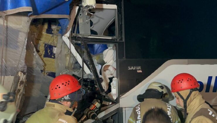 İstanbul’da TIR ile otobüs çarpıştı… Ölü ve yaralılar var