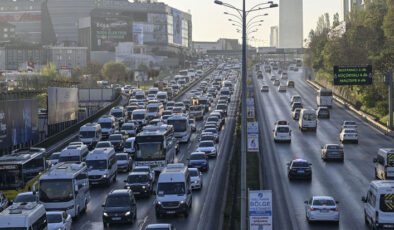 Yoğun Bayram Tatilinin Ardından İstanbul Trafikte!