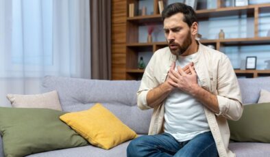 Kalp Çarpıntısı ve Panik Atak: Ayırt Etmek Neden Önemli?