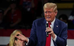 Donald Trump: Başkan Olursam Çin Otomobillerine Yüzde 200 Gümrük Vergisi Getireceğim