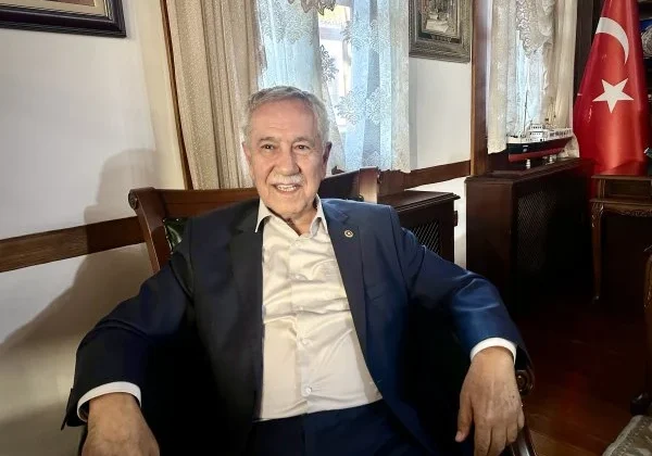 Bülent Arınç, Saray Danışmanı Mehmet Uçum’a Sert Eleştirilerde Bulundu