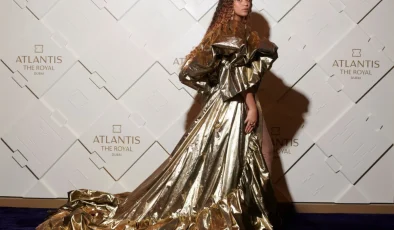 BEYONCÉ’UN KIZI BLUE IVY CARTER’IN GALA KIYAFETİ SOSYAL MEDYADA TARTIŞMA YARATTI