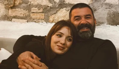 BÜLENT SAKRAK’TAN AŞK POZU