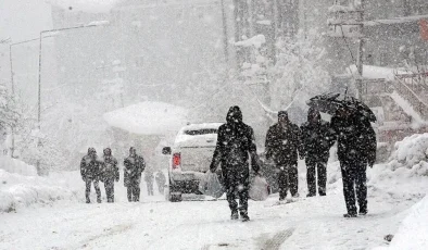 İstanbul’a Kar Uyarısı: Yeni Haftada Soğuk Hava ve Buzlanma Riskine Dikkat!