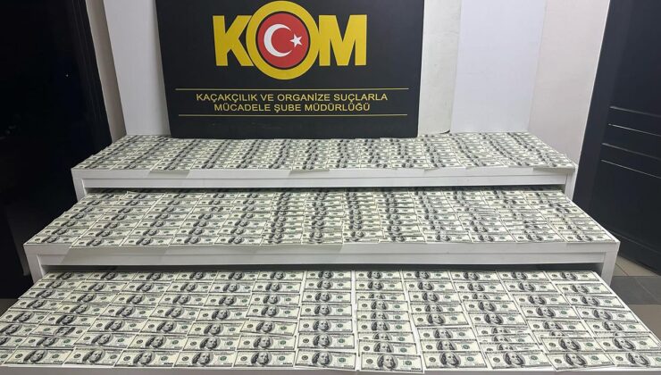 Mersin’de Matbaa Kurup Sahte Dolar Basan Şebeke Çökertildi