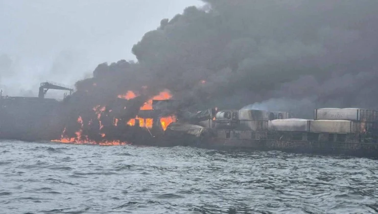 İNGİLTERE AÇIKLARINDA GEMİ FACİASI: TANKER VE YÜK GEMİSİ ÇARPIŞTI, DENİZDE YANGIN ÇIKTI