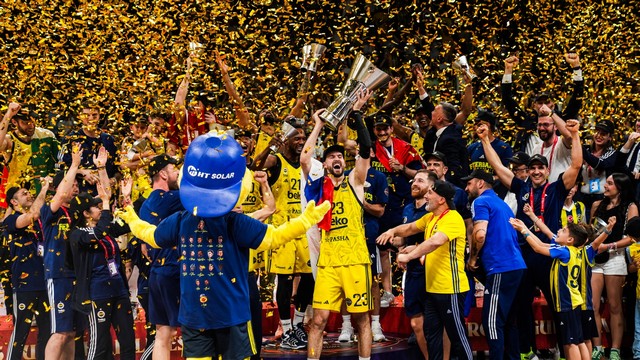 FENERBAHÇE BEKO, EUROLEAGUE ŞAMPİYONU OLDU