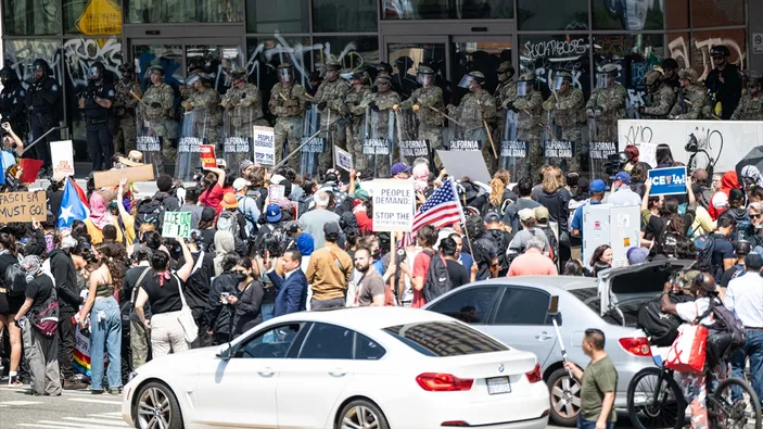 LOS ANGELES’TA SOKAĞA ÇIKMA YASAĞI İLAN EDİLDİ