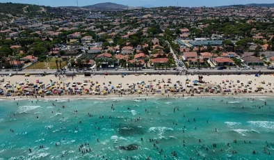 İZMİR ÇEŞME’DE BAYRAM YOĞUNLUĞU BAŞLADI