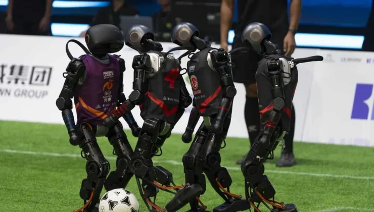 Robotlar Sahada: Çin’de İnsansı Robotlarla Futbol Maçı Düzenlendi