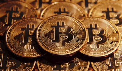 Bitcoin Rüzgârı Dinmiyor: Fiyat 122 Bin Doları Gördü