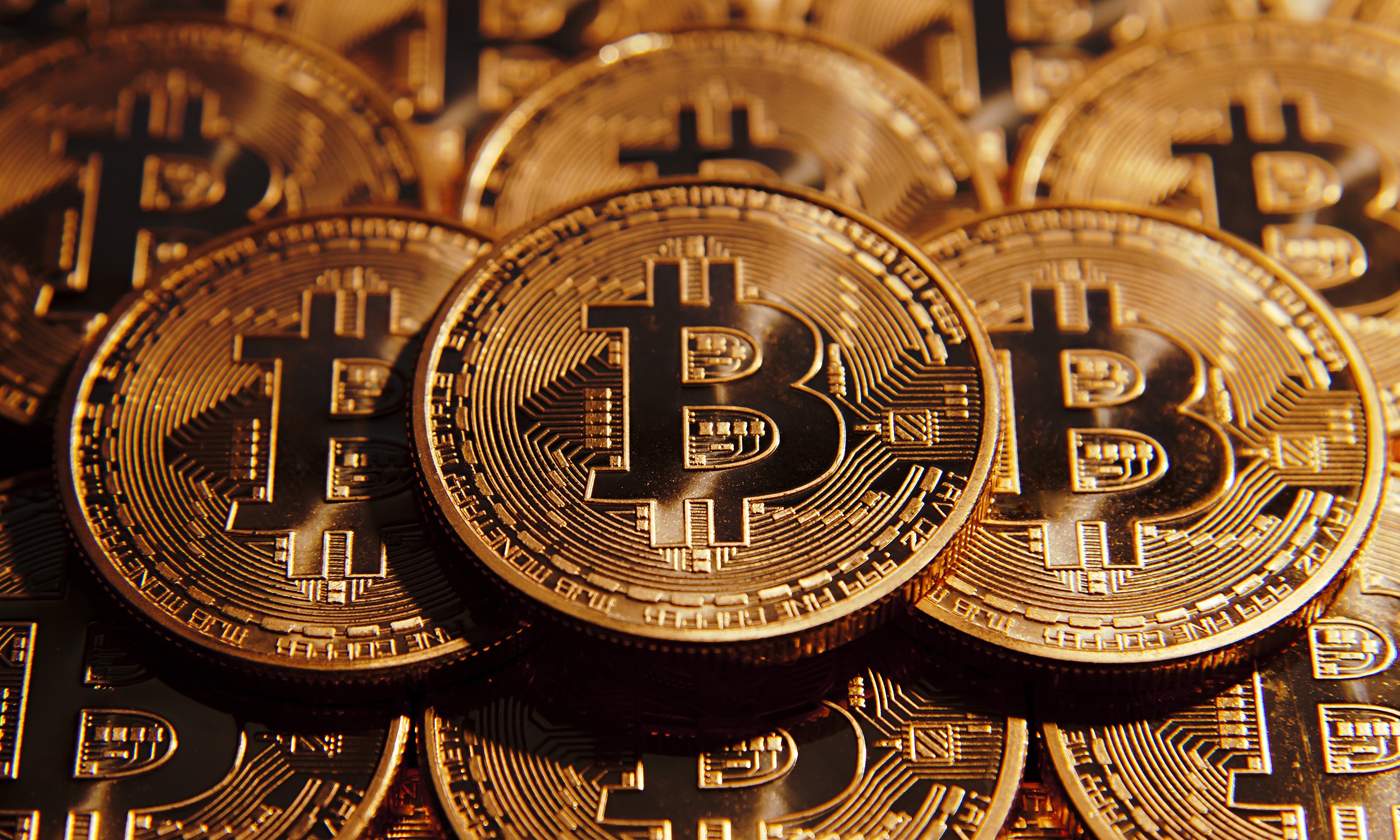 Bitcoin Rüzgârı Dinmiyor: Fiyat 122 Bin Doları Gördü