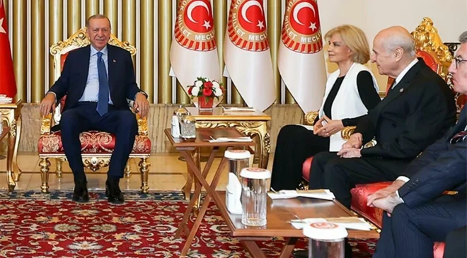Çiller’in Erdoğan’ın Yanındaki Görüntüsü Gündem Oldu
