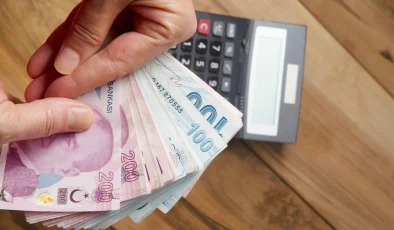 AK Partili Vekiller Asgari Ücrette Ara Zam İstedi
