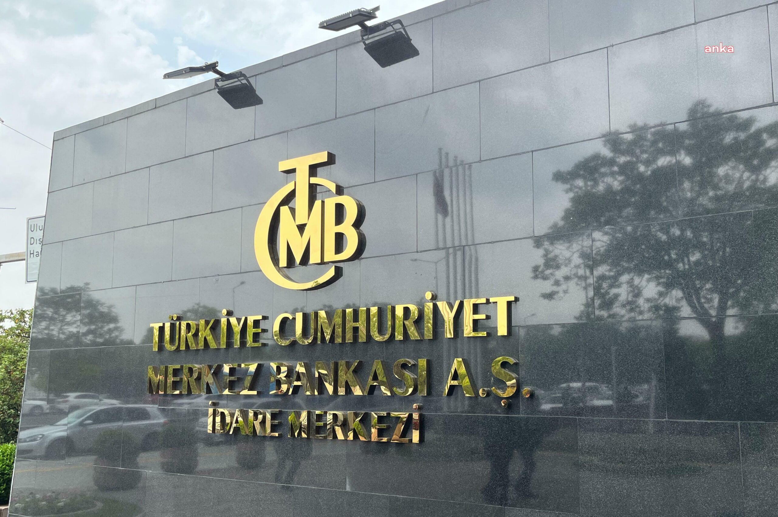 MERKEZ BANKASI YIL SONU ENFLASYON TAHMİNİNİ KORUDU