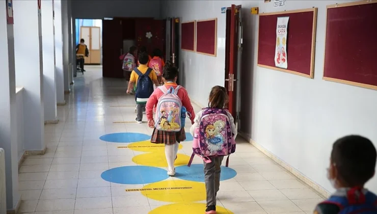 Yeni Eğitim Yılında Forma Zorunluluğu Geri Geldi