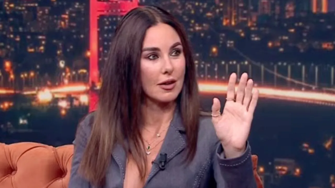 Defne Samyeli’den tartışma yaratan çıkış: “Türkiyeli değilim, Türk’üm”