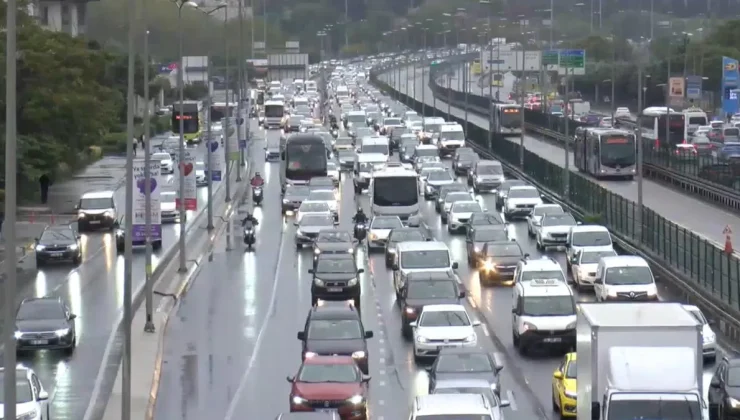 İSTANBUL’DA TRAFİK YOĞUNLUĞU YÜZDE 81’E ULAŞTI