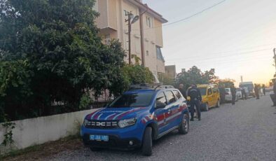 İSTANBUL’DA ŞOKE EDEN OLAY! KADININ BOYNUNA TASMA TAKTI, SOKAKTA GEZDİRDİLER