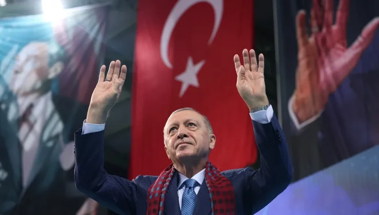 CUMHURBAŞKANI ERDOĞAN TRABZON’DA HALKA SESLENDİ: “YATIRIM, HİZMET VE KALKINMA SÜREKLİ OLACAK”