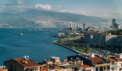 İzmir’i Vuran Selde Kayıp Vatandaş İçin Zamanla Yarış Başladı