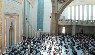 DİYANET’TEN TARTIŞMA YARATAN AÇIKLAMA: “DİZİLER VE TV PROGRAMLARI AİLE YAPISINI TEHDİT EDİYOR”