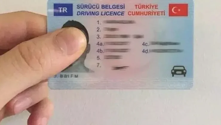 ESKİ TİP EHLİYETLERDE SON GÜN YARIN! YENİ BELGEYE GEÇMEYENLERİN EHLİYETİ GEÇERSİZ SAYILACAK