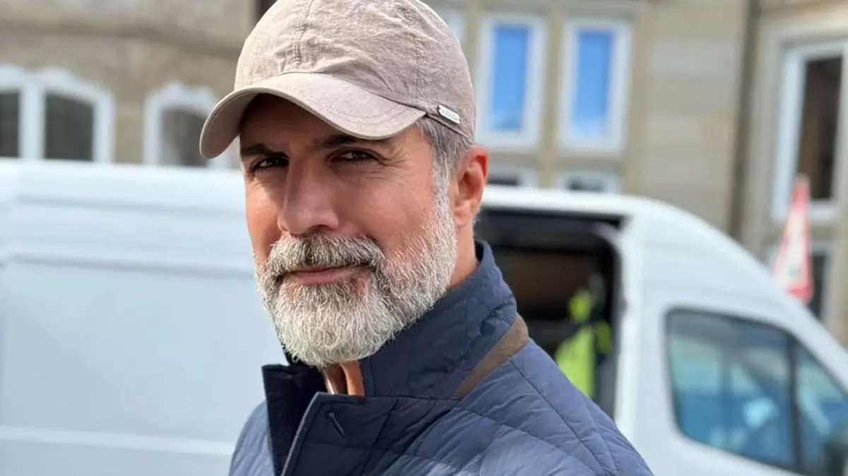 ÖZCAN DENİZ SAKALLARINI KESTİ, ESKİ İMAJINA GERİ DÖNDÜ! TAKİPÇİLERİ “YİNE ESKİ KARİZMASINA KAVUŞTU” DEDİ