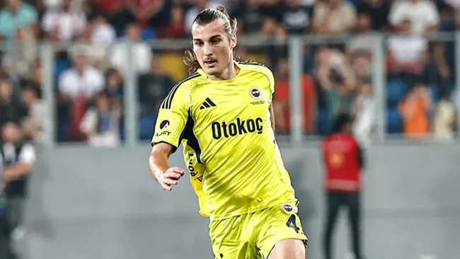Fenerbahçe’de Büyük Sarsıntı: Çağlar Söyüncü Avrupa Ligi Öncesi Kadrodan Çıkarıldı, Savunma Hattı Risk Altında
