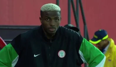 GÖZYAŞLARIYLA SAHAYI TERK EDEN VICTOR OSIMHEN’İN TALİHSİZ SAKATLIĞI TAKIMINI DERİNDEN SARSTI
