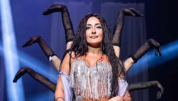 MELEK MOSSO’DAN BOŞANMA SONRASI SAMİMİ AÇIKLAMA: “HERKES HAYATINDA MUTLULUĞU BULSUN, KALBİM YENİYE HER ZAMAN AÇIK”