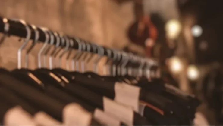 ÜNLÜ TÜRK GİYİM MARKASI YÜZLERCE MAĞAZASIYLA BÜYÜK SATIŞA İMZA ATTI ULUSLARARASI MARKALAR DA KADRODA