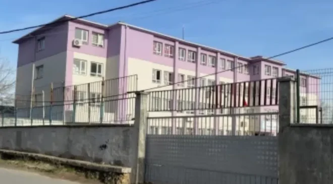 İSTANBUL’DA ŞOK OLAY: İLKOKULDA HADEME, OKUL MÜDÜRÜNÜ ZEHİRLEMEYE ÇALIŞTI, TUTUKLANDI