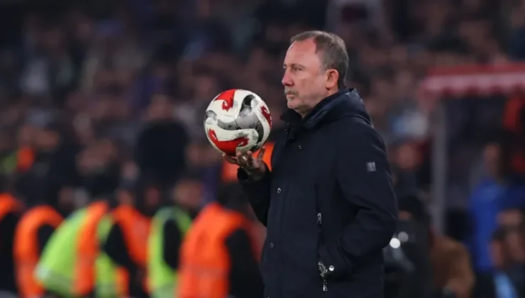 SERGEN YALÇIN’DAN MAÇ SONRASI ÇARPICI ÇIKIŞ, SAHADA YAŞANANLARI TİYATROYA BENZETTİ