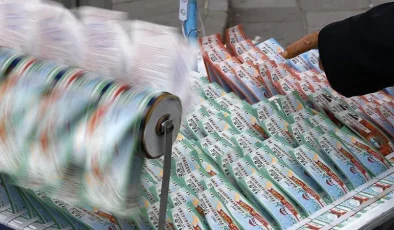 İSTANBUL’DA CAMİ ÖNLERİNDE ŞANS OYUNLARI VE PİYANGO SATIŞINA KESİN YASAK GETİRİLDİ