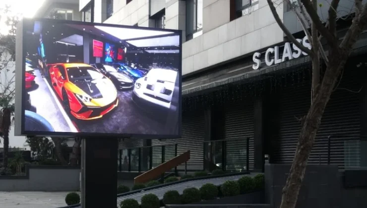 İSTANBUL’DA LÜKS OTOMOBİL GALERİSİNDE 11 MİLYARLIK VURGUN İDDİASI: MÜŞTERİLER VE GÜVENLİK BİRİMLERİ ŞAŞKINLIKLA BEKLEYİŞTE