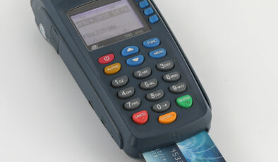 1 KARTLA KASAYA 13 MILYAR DOLAR KOYDU: İŞ DÜNYASINDA BÜYÜK BAŞARI