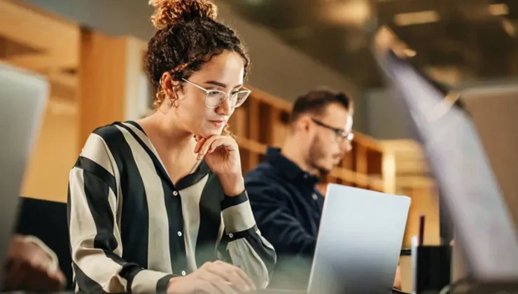 ÇALIŞMA HAYATINDA DEVRİM: 4 GÜNLÜK MESAİ TÜRKİYE’DE TARTIŞILIYOR