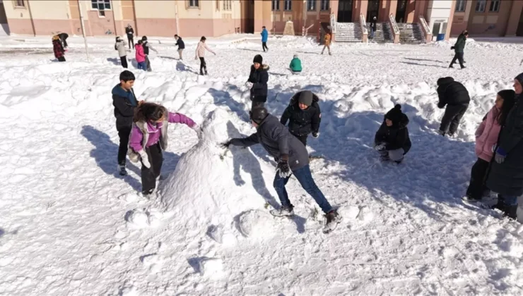 Kar ve Buzlanma Şile’de Eğitimi Durdurdu