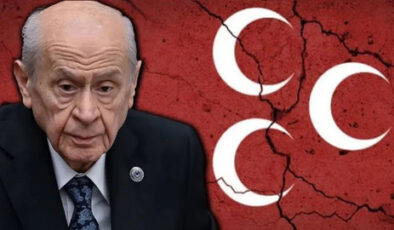 SİYASETTE DİKKAT ÇEKEN İSTİFA